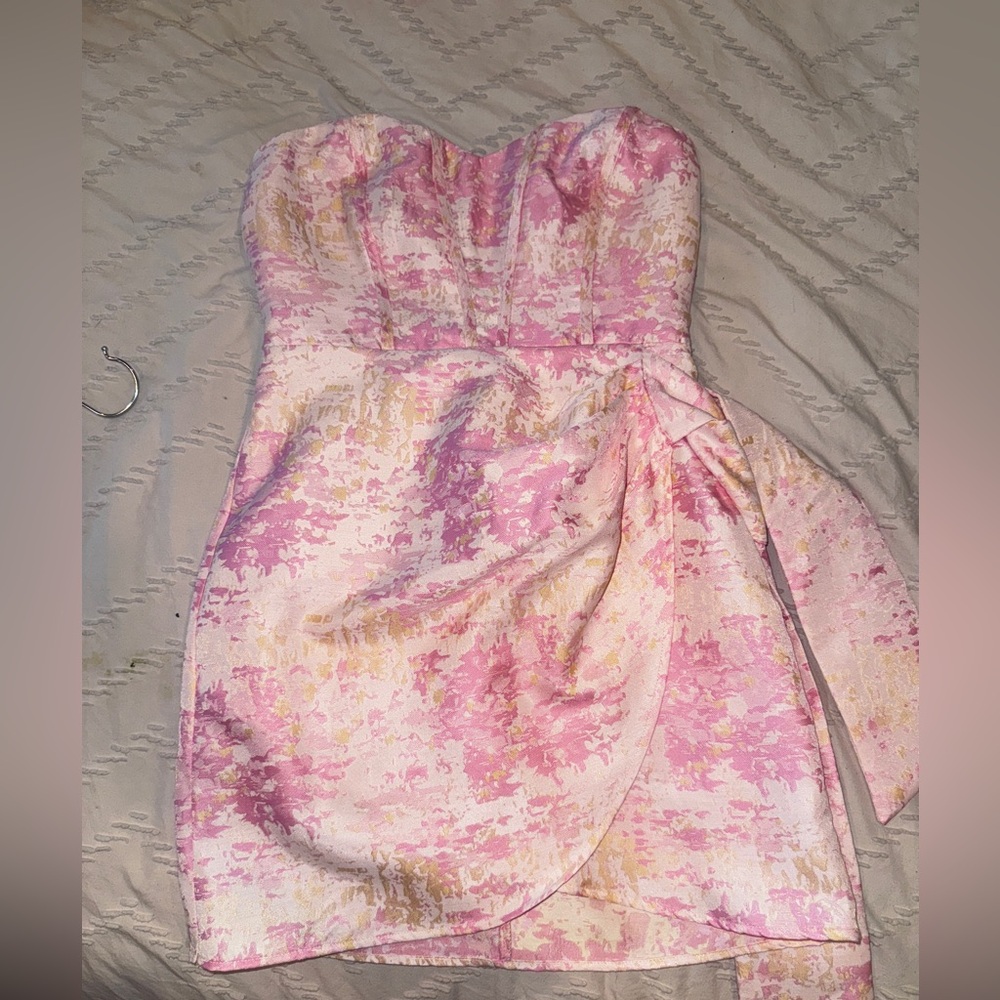 Storia Pink and Cream Lace-Up Dress